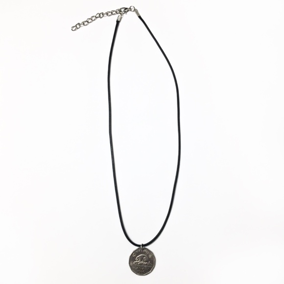 1960 Canadian Nickel Coin Necklace — Queen Elizabeth II - Picture 3 of 4